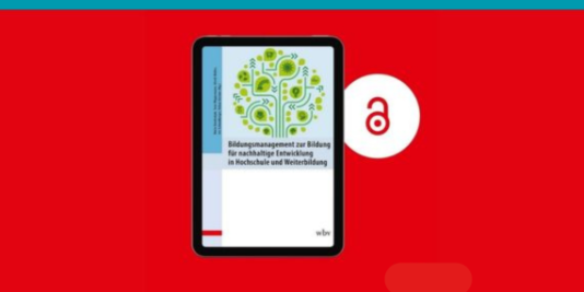 Ein Tablet, auf dem ein wissenschaftlicher Artikel geöffnet ist mit dem Titel Bildungsmanagement zur Bildung für nachhaltige Entwicklung in Hochschule und Weiterbildung, auf rotem Hintergrund.