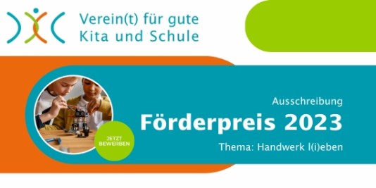 Grafik mit Text und einem Bild, auf dem zwei Jungen einen kleinen Roboter bauen.